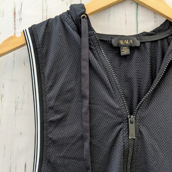 3/$20 Alala All Star Vest in Black - Picture 13 of 15